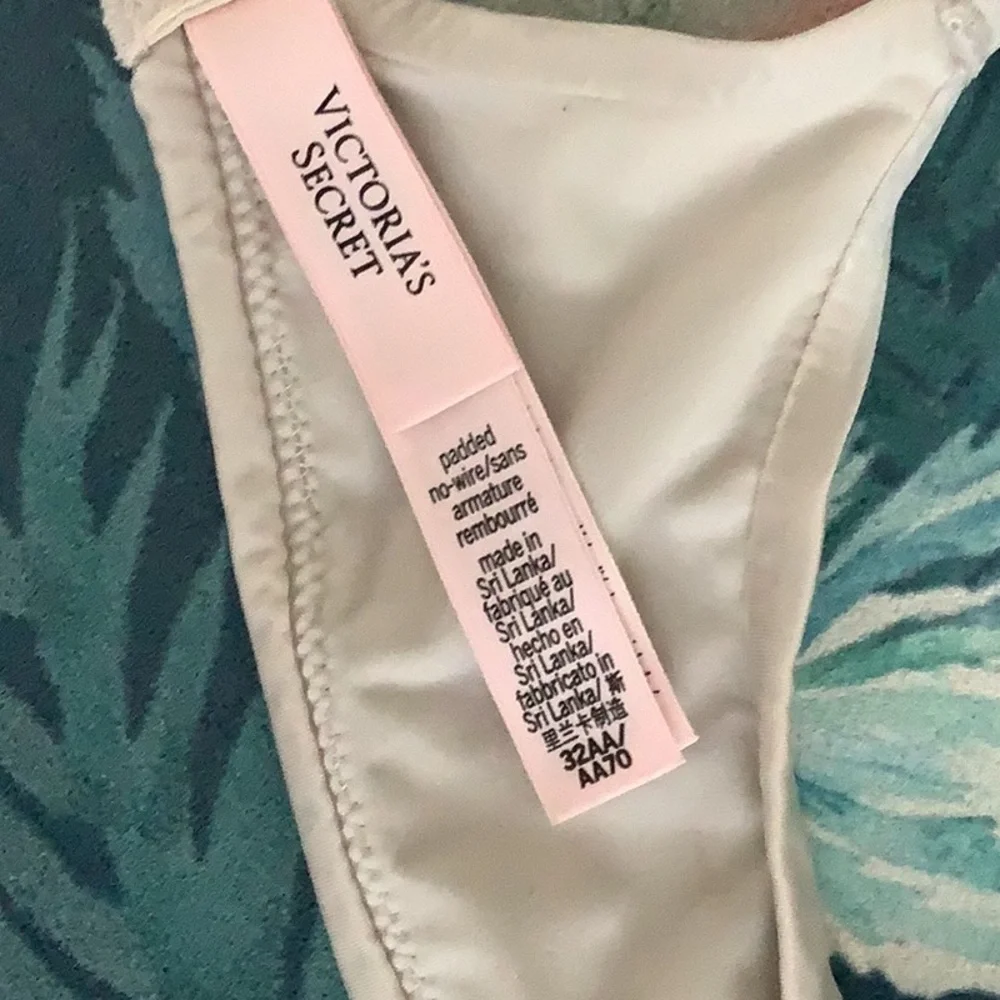 🌿NWOT- Never worn! Victoria’s Secret So Obsessed Wireless Push Up Bra - Picture 7 of 13